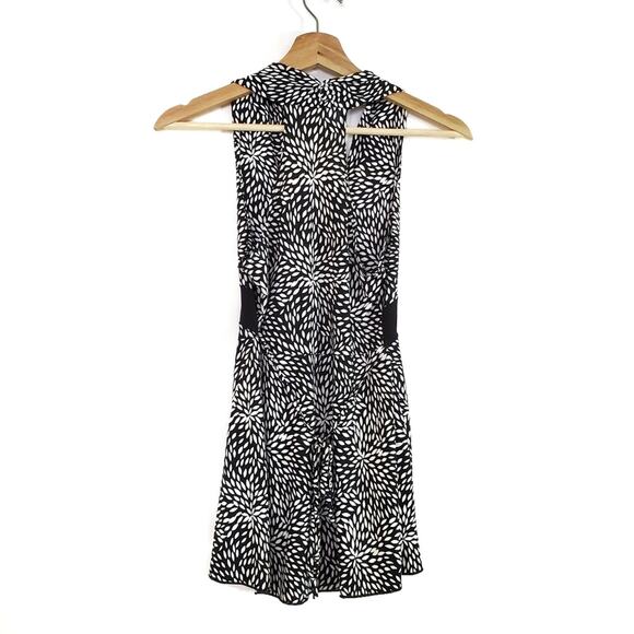 Do & Be | Abstract Pattern Deep V Stretch Top Y2K Retro Style - Picture 3 of 7